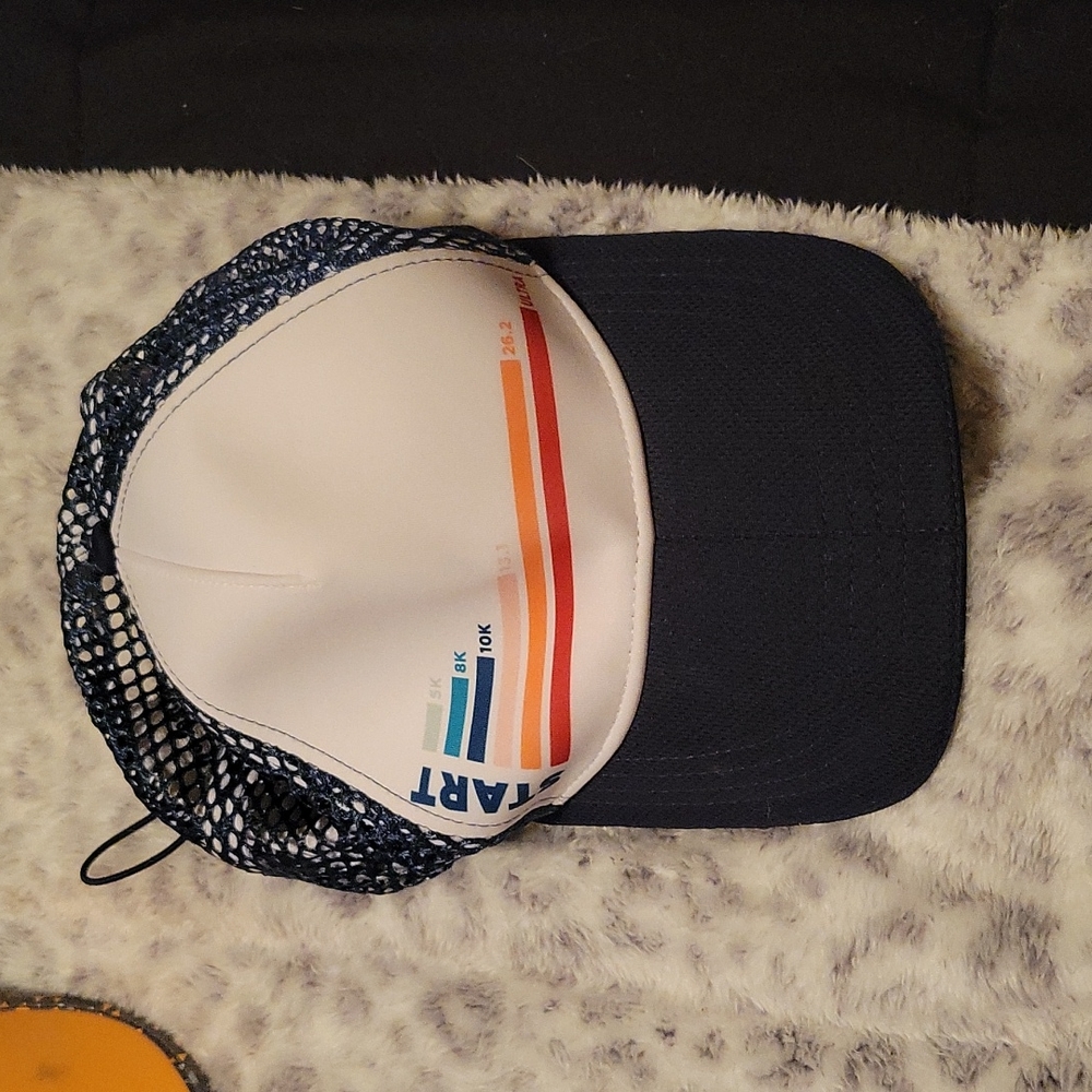 Oiselle hat